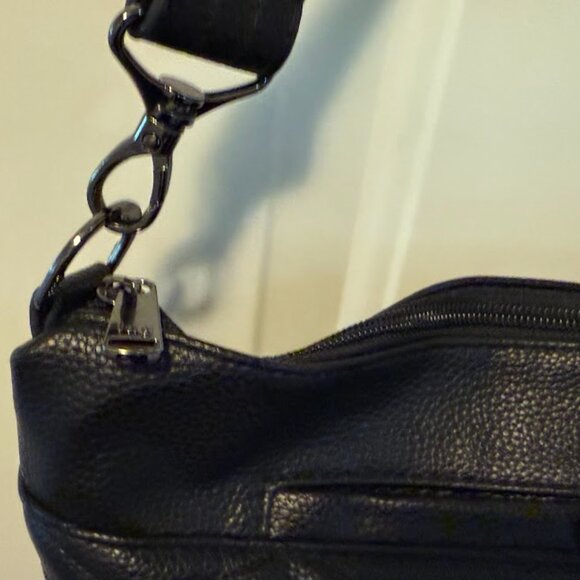 Lug Flare XL Vegan Leather Shoulder/Crossbody Bag Black Quilted - Picture 7 of 12